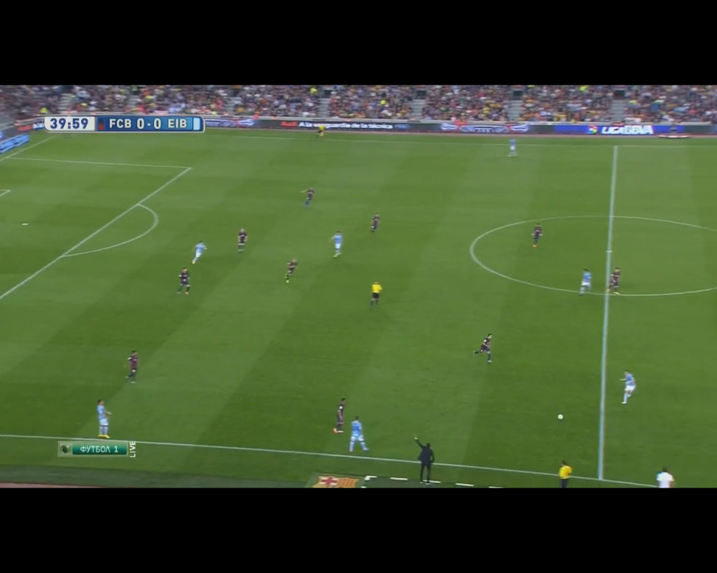 Barcelona's narrow 4-3-3 shape in defense. (Note: Xavi is stepping up as Pedro pressured the wing back and the back pass wasnt closed down.)