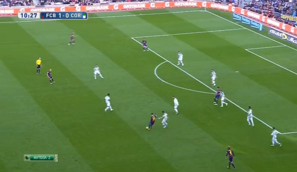 Messi exposing the weak-side defensive with diagonal play.