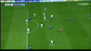 Benzema's great play under pressure results in a goal